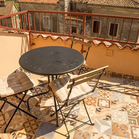 Di Piazza Apartamento