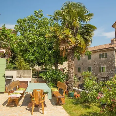 Di Piazza Apartment